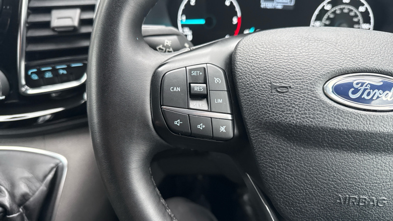 Ford Transit Custom 300 L1 Diesel Fwd 2.0 EcoBlue 170ps Low Roof D/Cab Limited Van